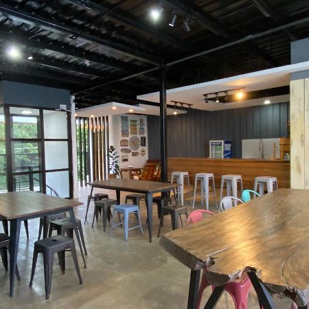 Bakawan Hostel Coron Exterior foto